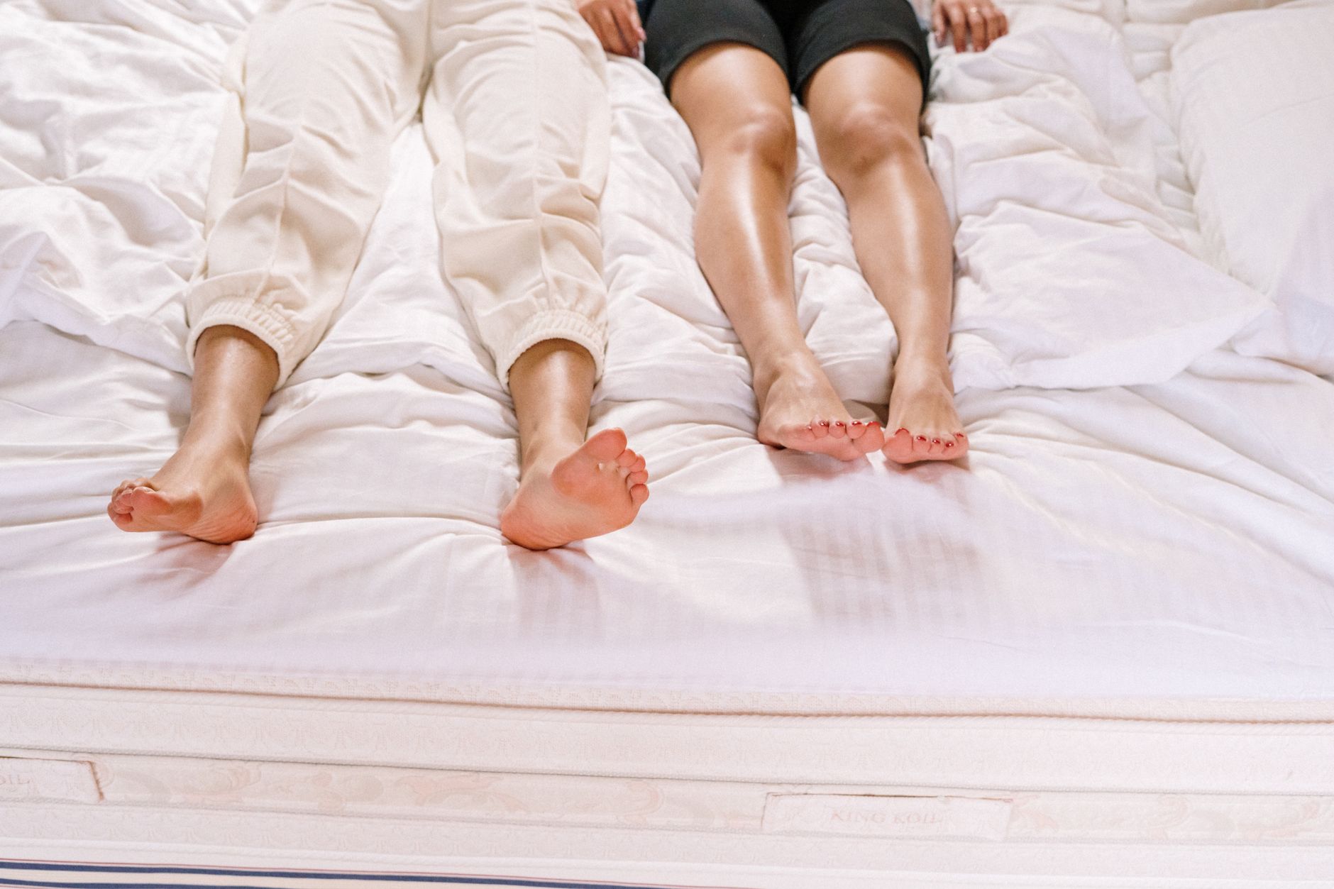 How We Evaluated the Best Smart Cooling Beds — Best Smart Cooling Mattresses and Beds of 2026: Eight Sleep, Sleep Number and Tempur Compared